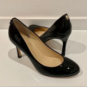 Ivanka Tump black pumps